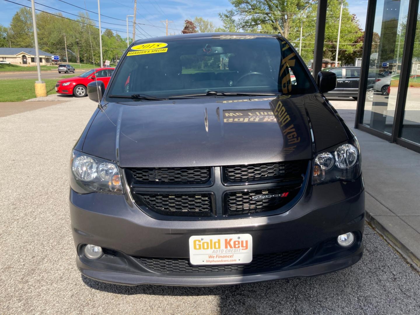 2015 Granite Crystal Met Dodge Grand Caravan SXT (2C4RDGCG6FR) with an 3.6L V6 DOHC 24V engine, 6-Speed Automatic transmission, located at 1633 W Kimberly, Davenport, IA, 52806, (563) 323-5341, 41.559456, -90.598732 - Photo#1